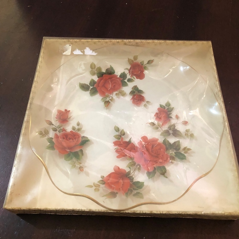 - Vintage Wavy Glass Dish with Red Roses. NEW in Box.